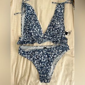 Blue floral bikini NWT